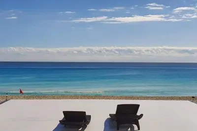 Image de beach front apartment bunker right on the  beach of Cancun