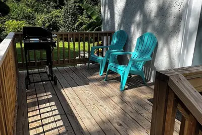 Image de Enjoy Retro Arcade, Deck w\/Bbq, Backyard +Nearby Beaches on Quiet\/Safe Resi St