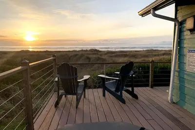 Hazel`s Place- 2 bedroom Home with Unsurpassed Ocean Views