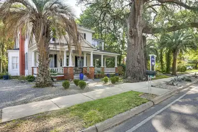 Image de Charming Thomasville Getaway: Walk to Downtown!
