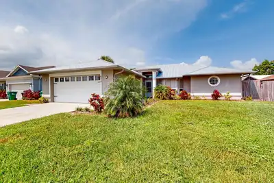 Image de Snowbird-friendly home with private pool, central Ac, grill, & washer/dryer