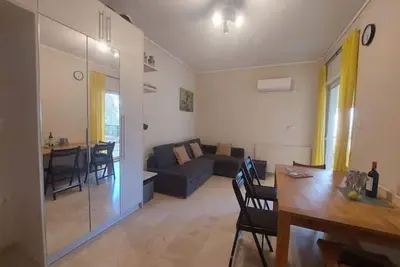 Image de quiet apartment with a large balcony near the sea