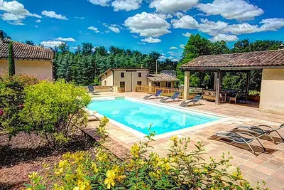 Elegant & Spacious Villa set in Extensive Grounds, Private Pool - 5mins from Castelnau-de-Montmiral