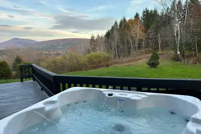Image de New Outdoor Hot Tub! 1-Bedroom Luxury Suite + Full Kitch - Haus Windham