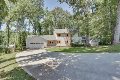 Image de Charming Seneca Home - 3 Mi to Memorial Stadium!