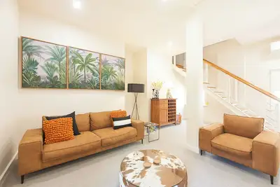 Welcome to Il Cortile - two storey apartment in central Echuca