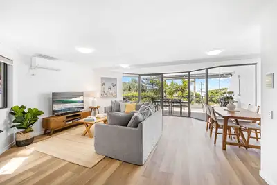 Image de Belmore Palms 2 Min to Surfie Village Beach