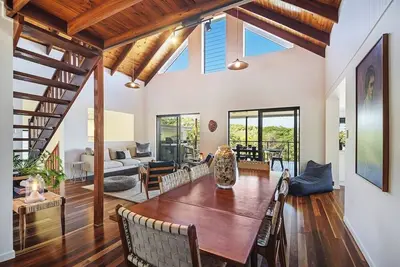 Image de Beautiful Sunshine Beach Retreat with Heated Pool