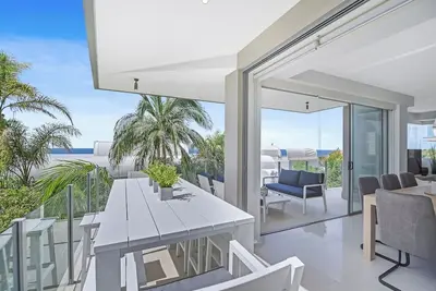 Image de Coastal Chic with Heated Pool Quiet Location