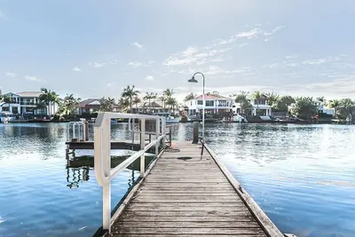 Image de Seahorse Family & Pooch Friendly Waterfront Home