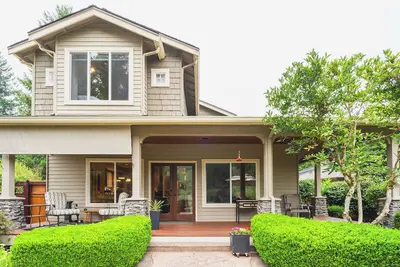 Image de Poppyrosa Estate with mountain views minutes from Seattle, Bellevue, Sea-Tac