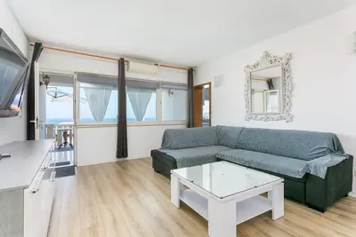 Image de Appartement de deux chambres avec la terrasse et la vue sur le mer Sumpetar, Omis (A-21633-b)
