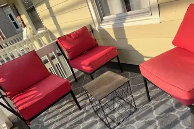 Image de Retreat to a beautiful, newly updated cozy home