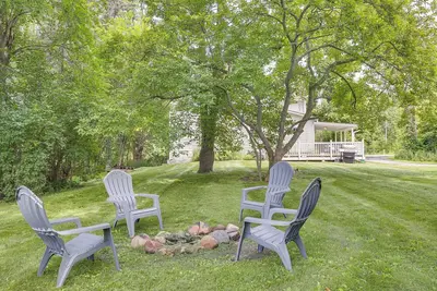 Image de Peaceful Upstate New York Home w/ Yard + Fire Pit!