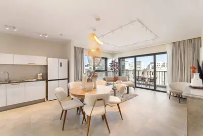 Image de Chic 2bdr Parking/Terrace In City Center