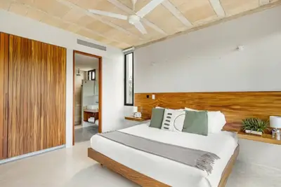 Image de H16 · Chic Large Loft With Pool