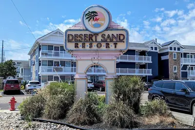 Image de Enjoy your vacation at this beautiful Desert Sands Condominium