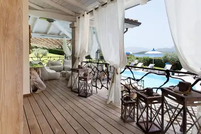 Image de Villa à Capo Coda Cavallo avec 6 chambres à coucher, 12 couchages