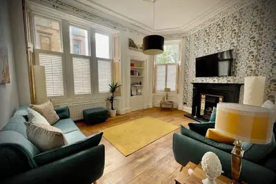 Image de Superbe appartement du West End!