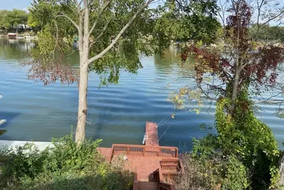 Image de Lakefront home. completed in 7/23- beautifully furnished.