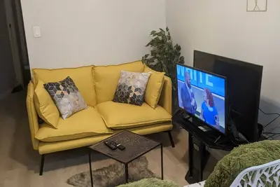 Modern spacious 2br apt fully loaded and conveniently located