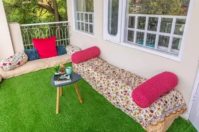 Image de French Window I Mountain View I Antique 1bhk Apt