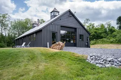 Image de Paradise Found. The Ultimate Skaneateles Lake Retreat.