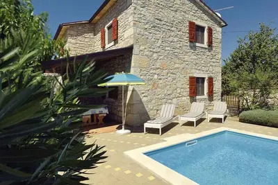 Image de Maison de vacances avec piscine privée et douche extérieure