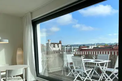 Image de Fumi vacation apartment - maisonette in renovated old building with large roof terrace
