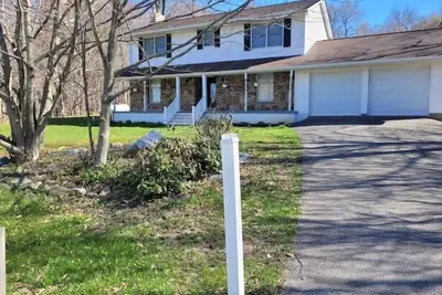Image de Pocono Paradise: 4-Bedroom Home with swimming pool in the Heart of Nature!