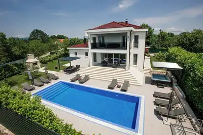 Image de Luxury two villa complex, large groups up to 25 people, nature, entertainment