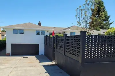 Image de 2 bedroom North Tacoma Beauty