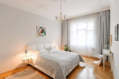 Image de Art Nouveau Apartment with Balcony Old Town Sq 2