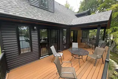 Image de Brand New Build! Family-sized lakefront home! 15 minutes West of Clare Mi.