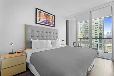 Image de Level Old Town - Two Bedroom Suite with full kitchen, living room, and laundry