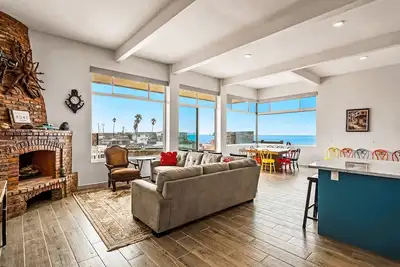 Image de Tropical retreat with ocean views - steps from the sand with alfresco dining