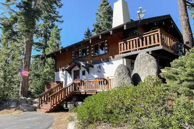 Dog-friendly mountain retreat with private hot tub, fireplace & views, sleeps 8
