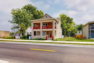 Image de Spacious home with city views, fenced yard, & grill - near convention center