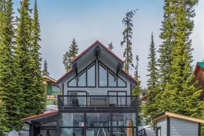 Image de Private 3 bedroom plus loft Ski Chalet with Hot tub