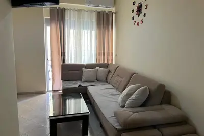 Image de Newly refurbished 2 bedroom apartment 2 minutes walk from the beach