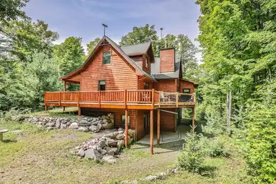 Image de Woodland Wonderland | Spacious cabin-style house in Winchester with lake access