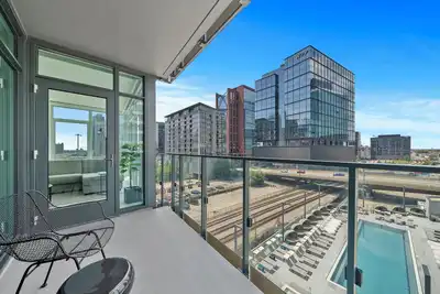 Image de Level - Fulton market Spacious 3 bedroom 2 baths with luxury kitchen and balcony