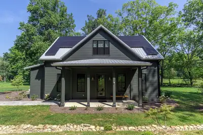 Image de Creek Song | Energy Efficient, Fire Pit & Creek Access!