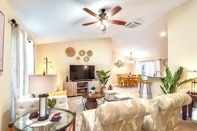 Image de Florida Oasis w/ Large Screened Patio & Roomy Master Suite