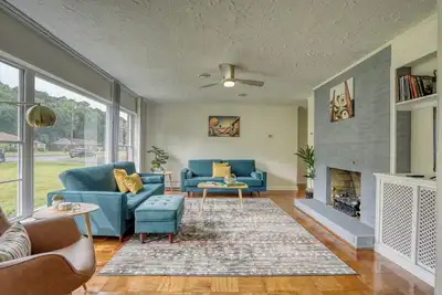 Charming 3-bedroom Midcentury modern home, retro vibe and stylish furnishings.