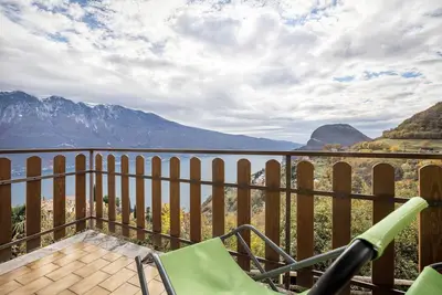 Maison de vacances 'Casa Damiano' avec vue sur le lac, jardin privé et Wi-Fi