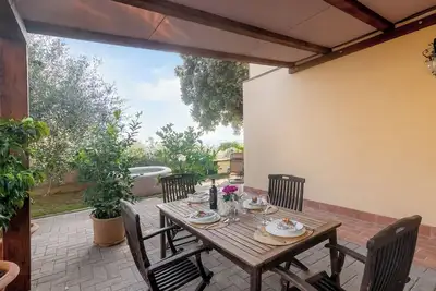 Image de Maison de vacances \"Il Piccolo Borgo For 7 Guests\" avec piscine partagée et Wi-Fi
