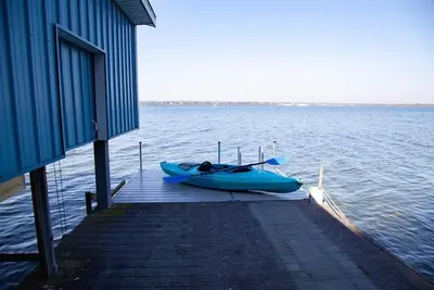 Image de Lakeside Landing Dock, Fire Pit and Boat Rental