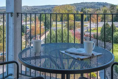 Image de 2 Bedroom Deluxe Condo, Sleeps 8, Kitchen, at Branson Mountain Vista Resort! !