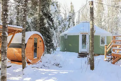 Image de Luxurious Yurt With Nordic Bath, Sauna And River